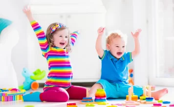 نقش اسباب بازی در رشد کودکان بازی و رشد ذهنی کودک و بازی های مناسب هر سن