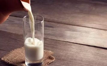 بهترین زمان نوشیدن شیر چه زمانی است؟ بهترین زمان نوشیدن شیر چه زمانی است؟
