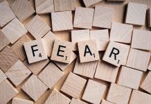 ترس از بیماری چیست؟ و چگونه با آن مقابله کنیم؟
