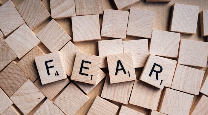 ترس از بیماری چیست؟ و چگونه با آن مقابله کنیم؟