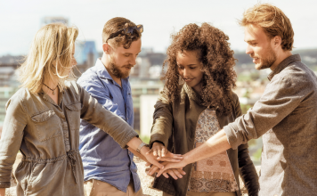 فواید دوستی برای سلامتی چیست؟ فواید دوستی برای سلامتی چیست؟