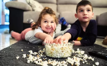 انیمیشن و فیلم های که والدین باید با کودکانشان ببینند انیمیشن و فیلم های که والدین باید با کودکانشان ببینند