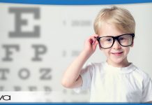چگونه بفهمیم کودک به عینک نیاز دارد