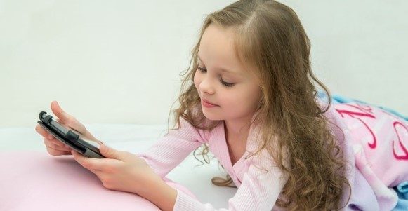 استفاده فرزندتان از وسایل الکترونیکی در شب را محدود کنید