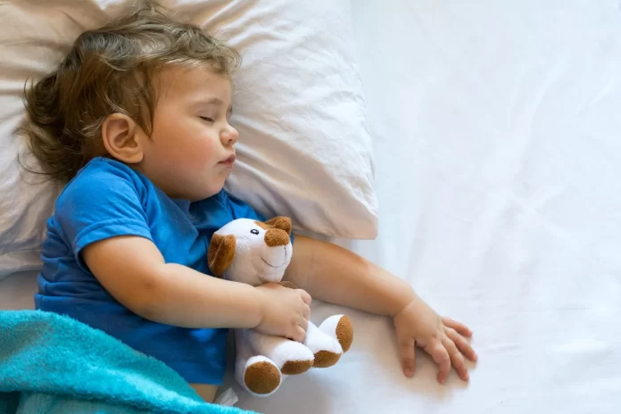 نیاز خواب در نوزادان و کودکان چقدر می باشد