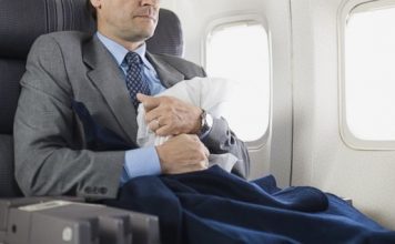 چگونه ترس از پرواز و هواپیما خود را کنترل کنیم